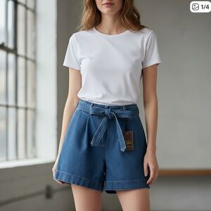 🌼😎001 SHRTS: 2 Blue pleated denim shorts